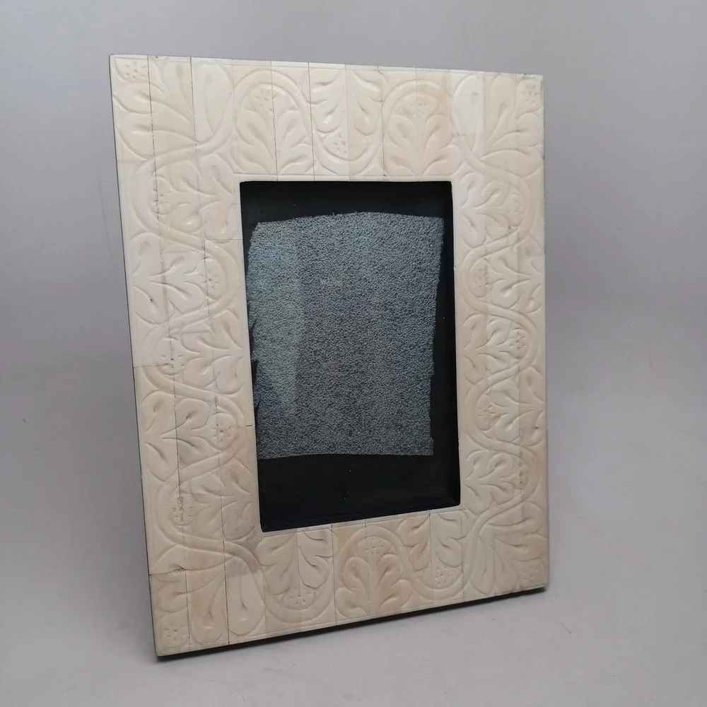 Unbranded hand carved